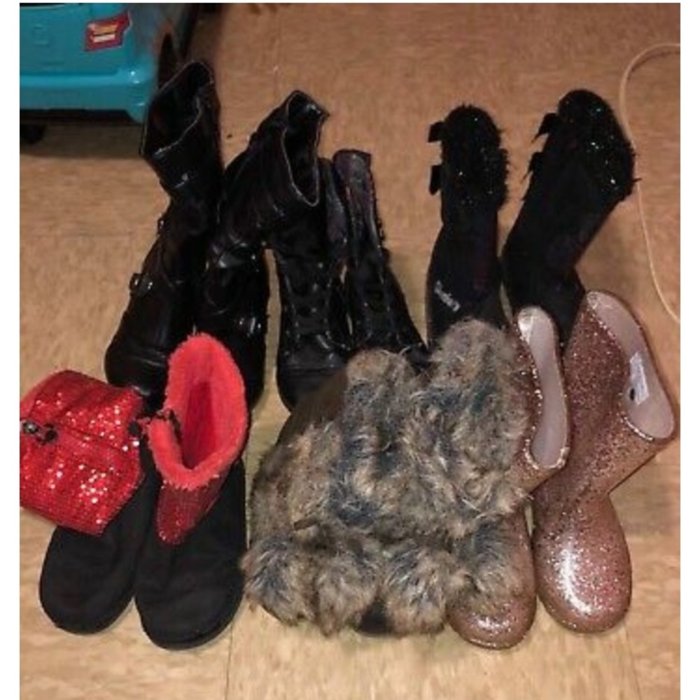 Bundle of little Girls boots all size 9.